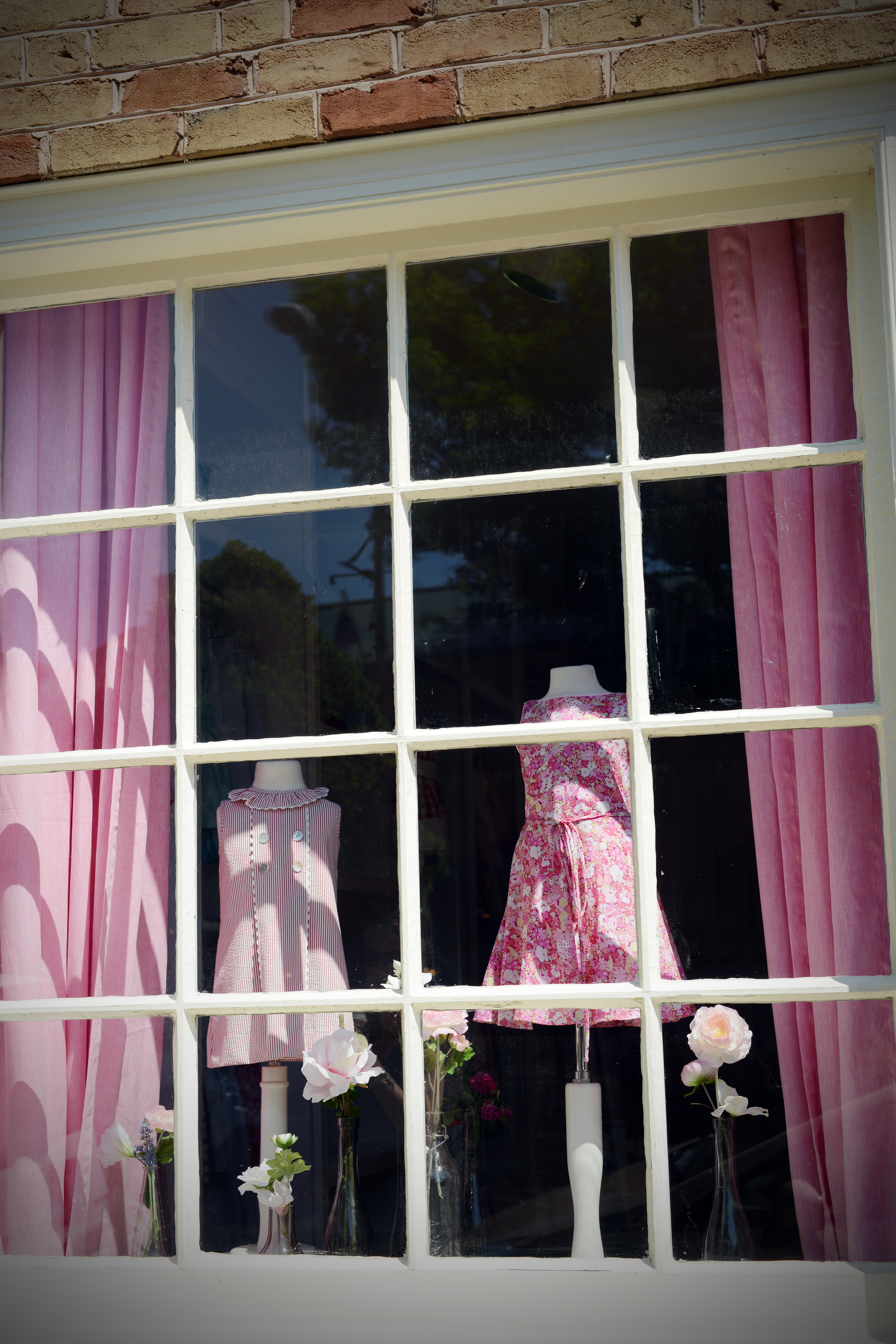 The Magic Wardrobe Springtime Window Visit Middleburg